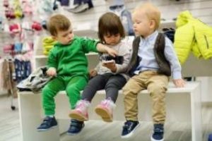 На что обратить внимание при выборе обуви для ребёнка?