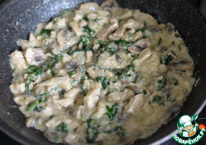 Бургер с индейкой, шпинатом и шампиньонами