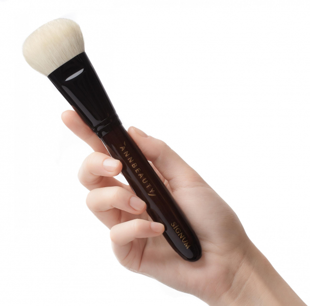Создательница Annbeauty&nbsp;&mdash; о бренде, редких кистях и летнем макияже