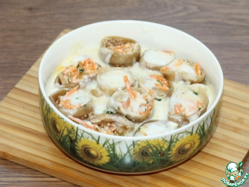 Баклажаны с творожным сыром под соусом