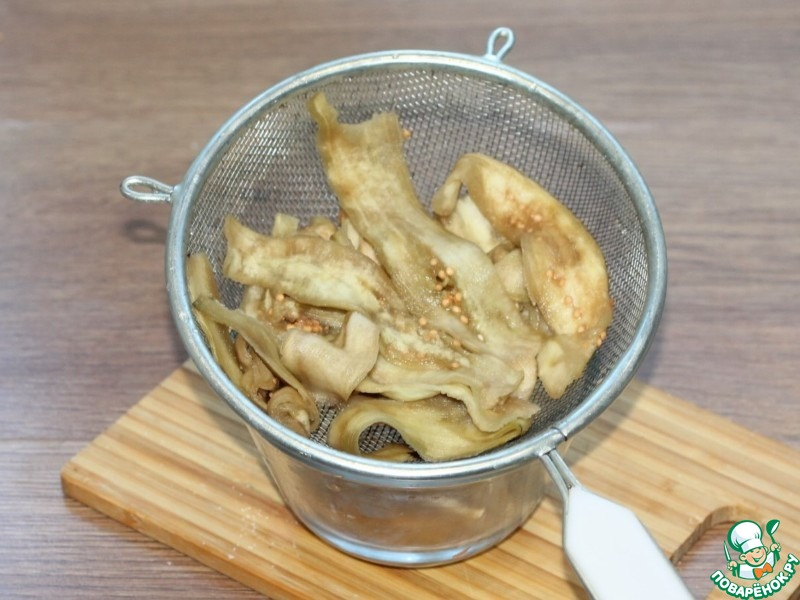 Баклажаны с творожным сыром под соусом