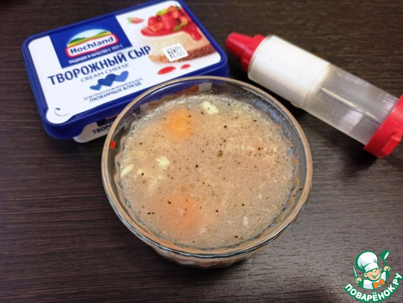 Куриный холодец со сливочным хреном