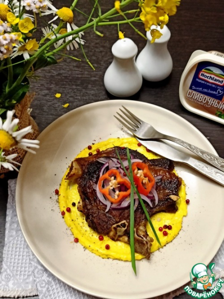Говяжья корейка с сырным соусом