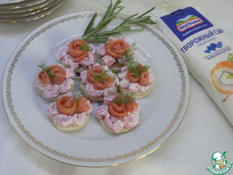 Сырная закуска с клюквой и рыбой