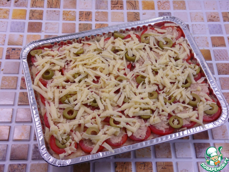 Картофельный пирог с фаршированными тунцом черри