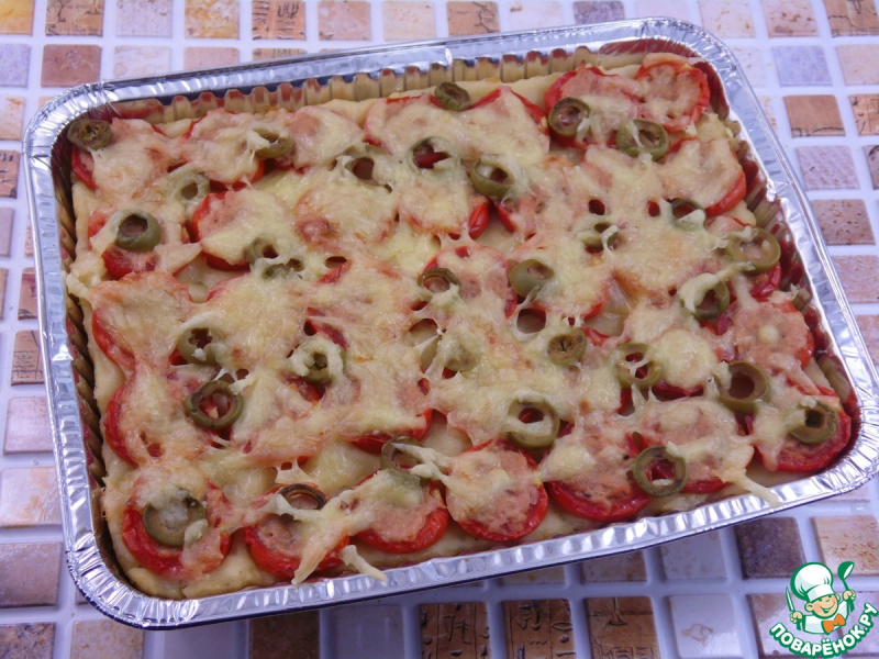 Картофельный пирог с фаршированными тунцом черри