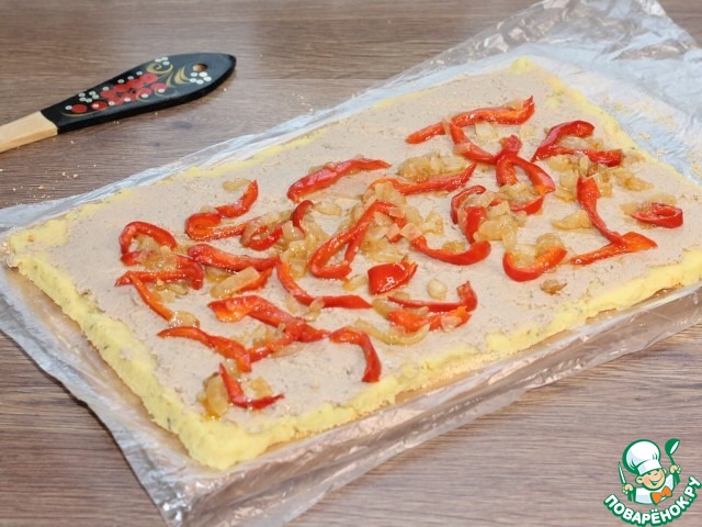Картофельный рулет с консервированным тунцом