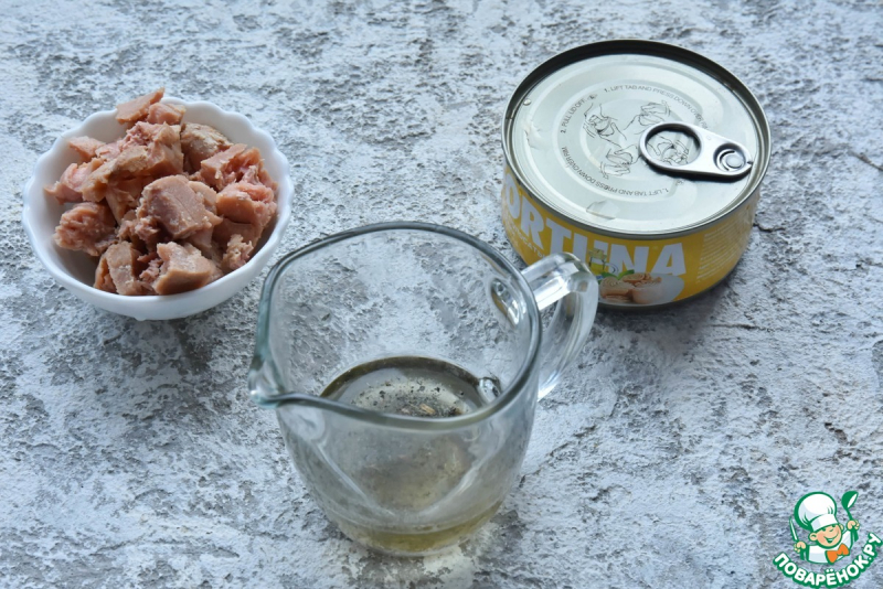 Легкий салат с тунцом и фетой