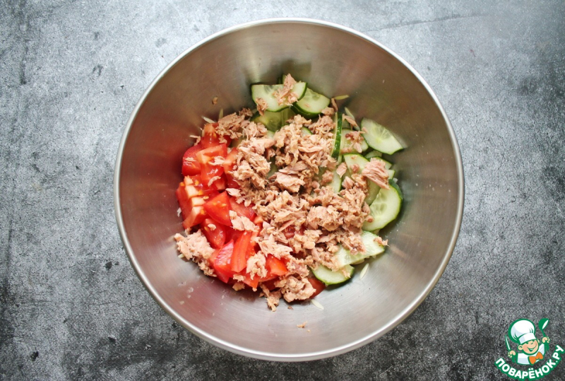 Салат с орзони и тунцом