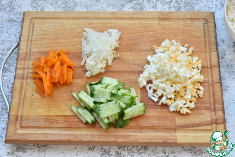 Салат с рисом и тунцом