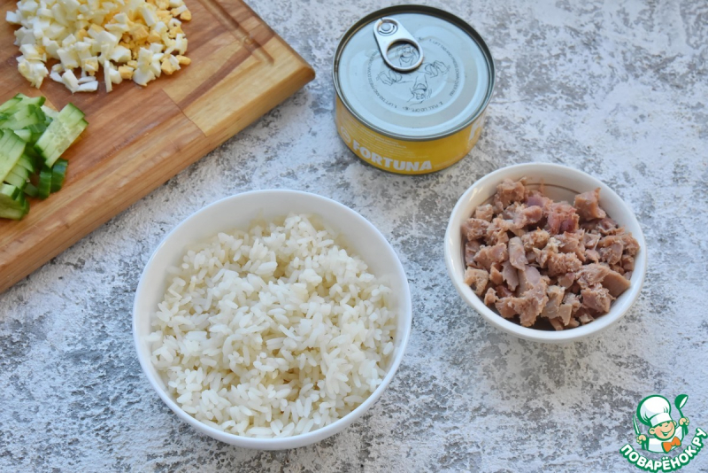 Салат с рисом и тунцом