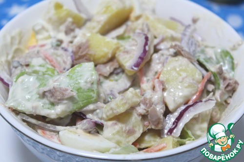 Салат с тунцом и горячей заправкой