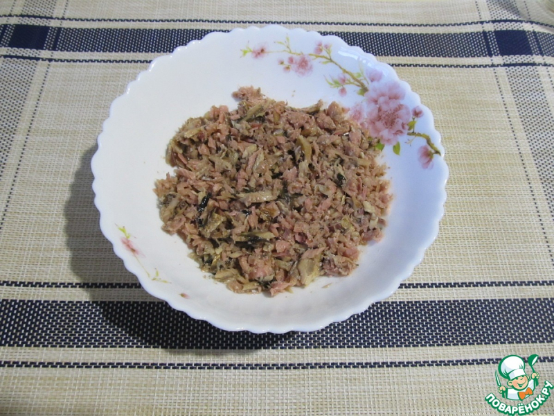 Салат с тунцом и шпротами