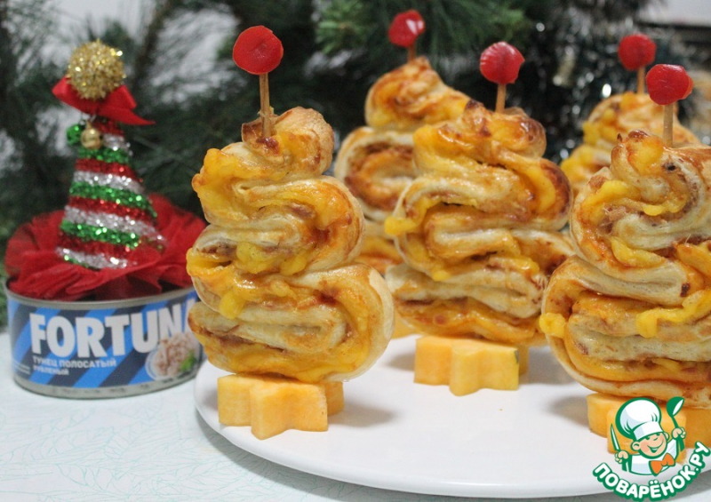 Слойки "Елочки" с тунцом