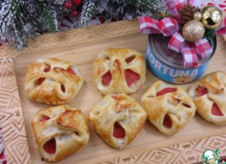 Слойки с тунцом и помидорами