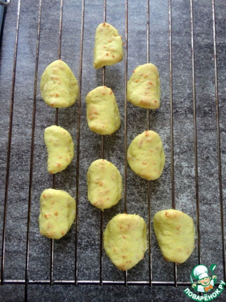 Сырное печенье с начинкой из тунца
