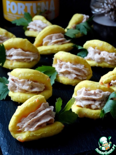 Сырное печенье с начинкой из тунца