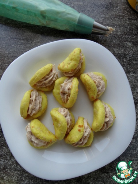 Сырное печенье с начинкой из тунца