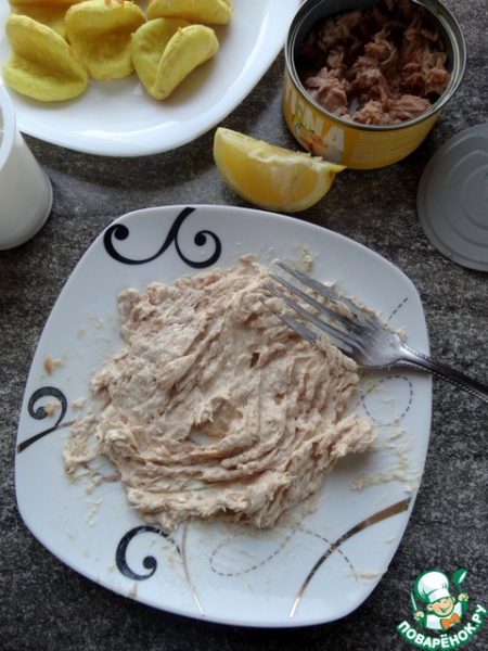 Сырное печенье с начинкой из тунца