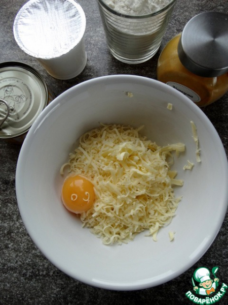 Сырное печенье с начинкой из тунца