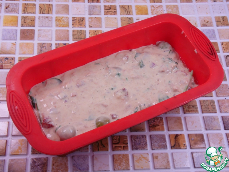 Закусочный кекс с тунцом и оливками