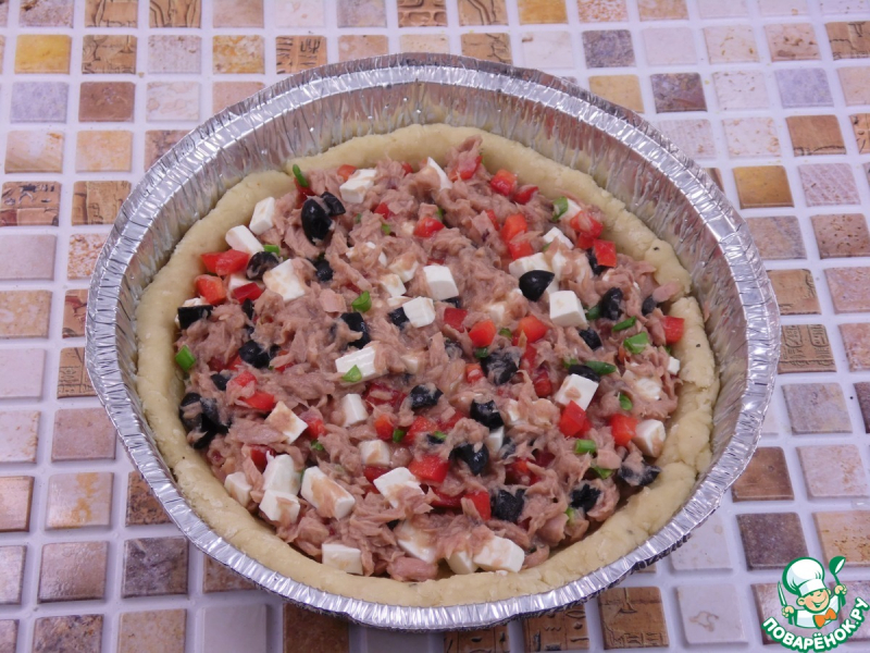 Киш с тунцом и перцем