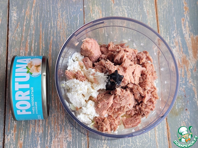 Кутабы с творогом и тунцом