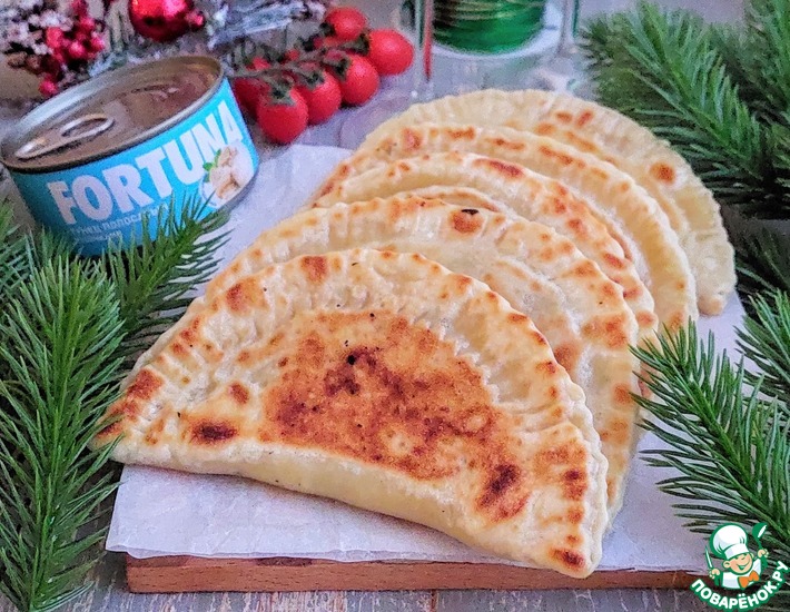 Кутабы с творогом и тунцом
