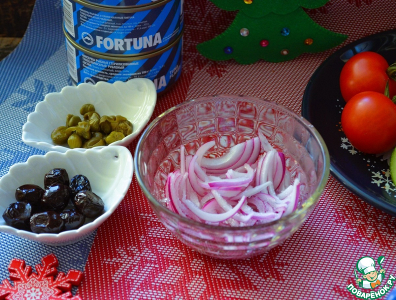 Панцанелла с тунцом и каперсами