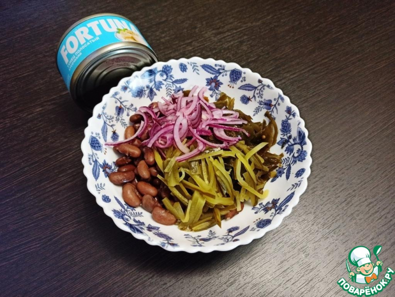 Салат из фасоли с тунцом