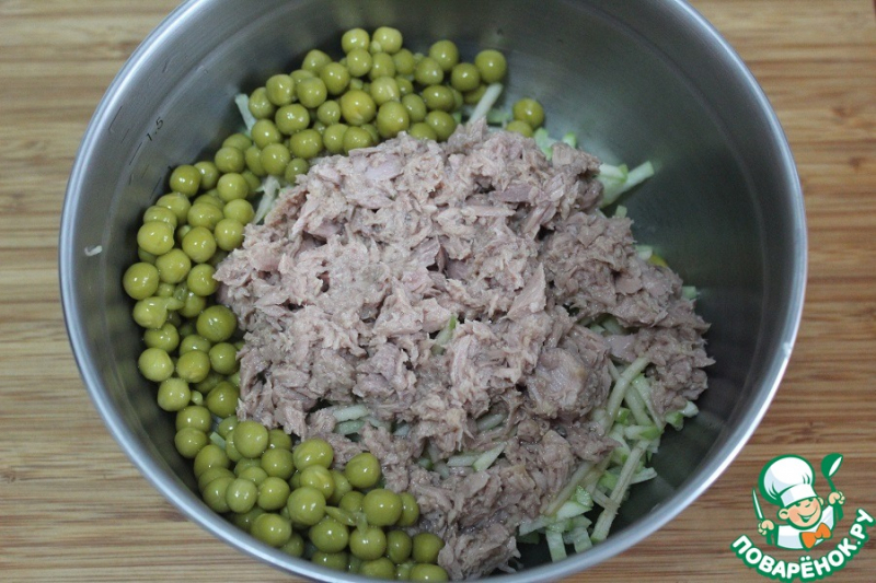 Салат с тунцом и маргеланской редькой