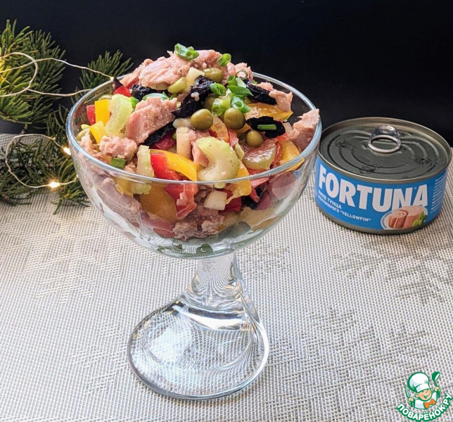Салат "Ворожея" с тунцом и черносливом