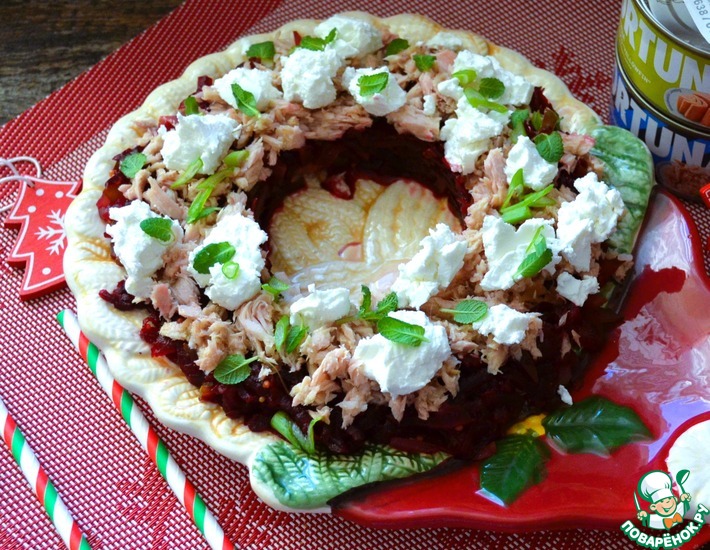 Свекольный салат с тунцом и фетой