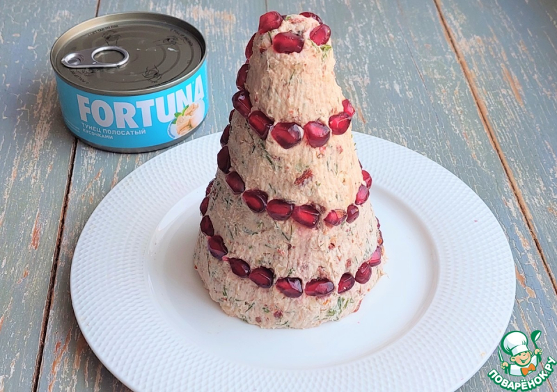 Сырная закуска "Ёлочка" с тунцом