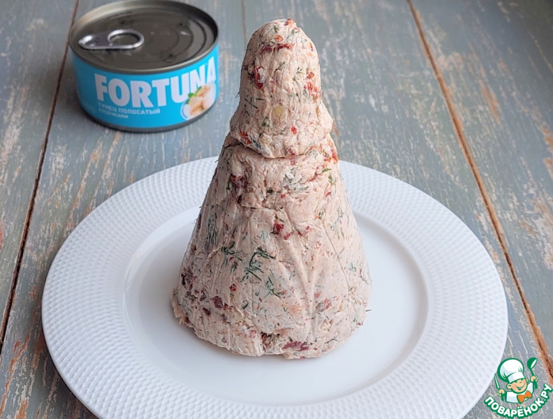 Сырная закуска "Ёлочка" с тунцом