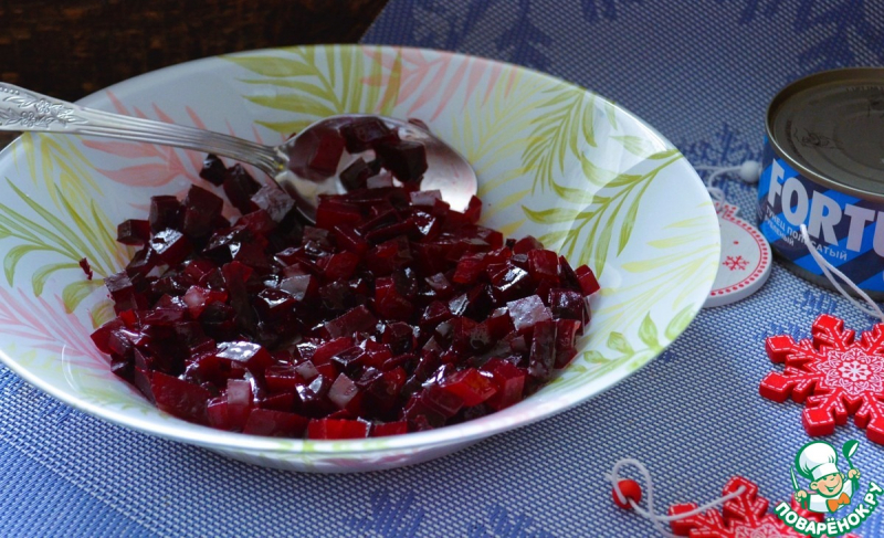 Винегрет с острой капустой и тунцом