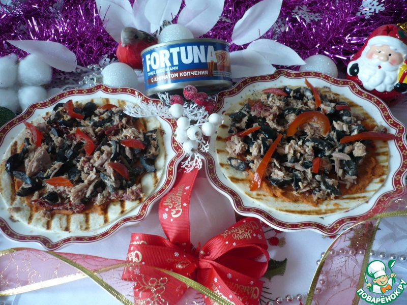 Закуска с тунцом на лепешке