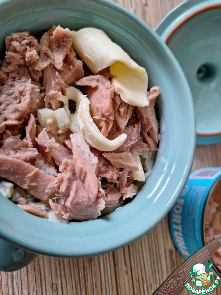 Запеканка картофельная с тунцом и солеными огурчиками