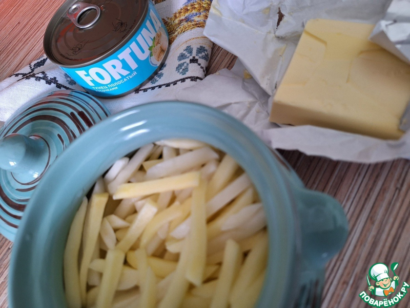 Запеканка картофельная с тунцом и солеными огурчиками