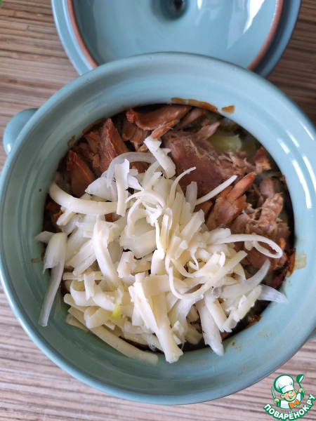 Запеканка картофельная с тунцом и солеными огурчиками